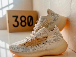 YEEZY380 蜜桃粉遇上纯白色，为何如此惊艳？